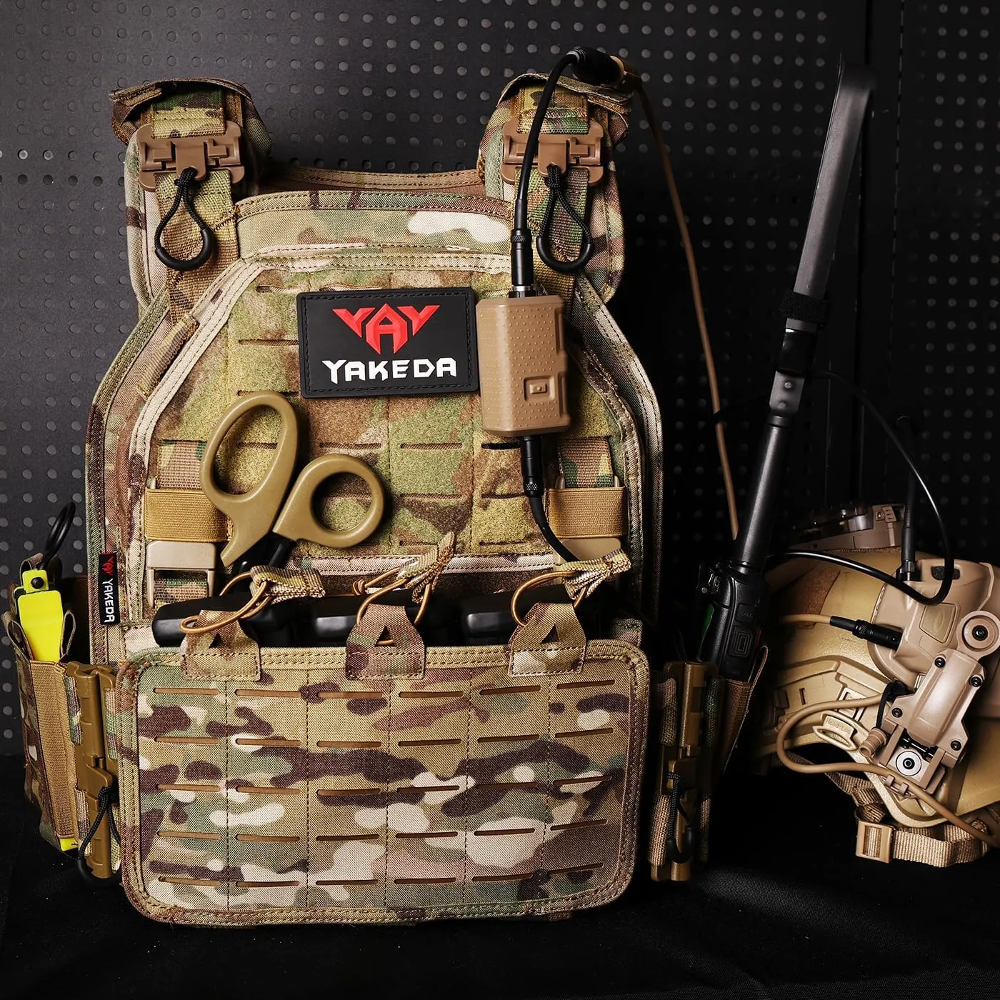 vAv YAKEDA Quick Release Tactical Laser-Cutting Vest Multicam Lightweight Vest